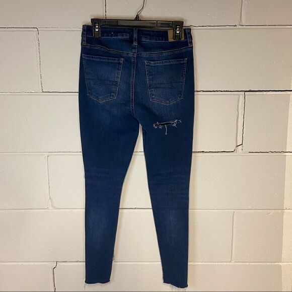 American Eagle super high rise distressed - Picture 3 of 4